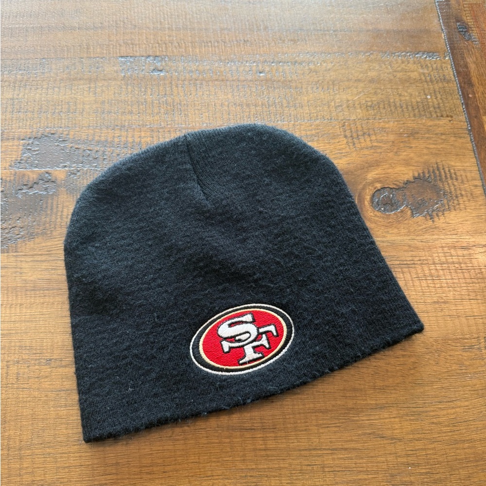 Black SF 49ers Logo Beanie NFL